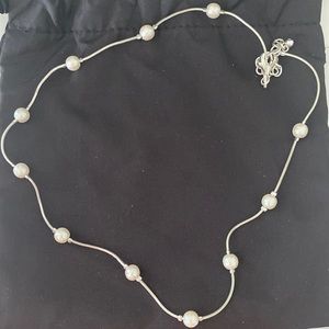 Silver necklace with pearls